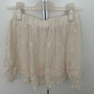 Lace detail skirt